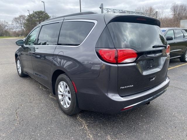 Thumbnail image of 2018 Chrysler Pacifica at LaFontaine Chrysler Dodge Jeep Ram of Fenton