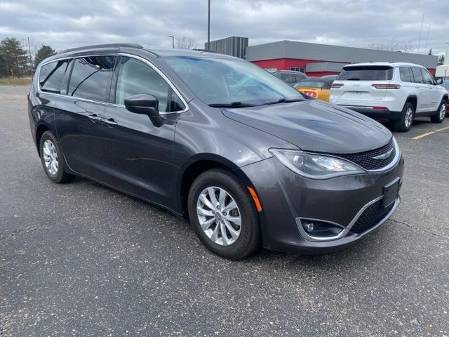 Thumbnail image of 2018 Chrysler Pacifica at LaFontaine Chrysler Dodge Jeep Ram of Fenton