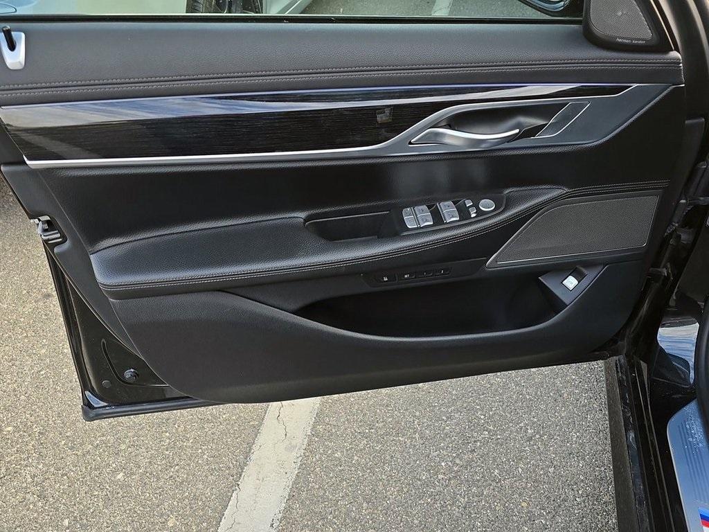 Thumbnail image of 2019 BMW 7 Series at Auto Expo Store