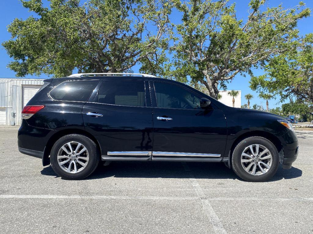 Thumbnail image of 2013 Nissan Pathfinder at Approved Auto Outlet, Inc.