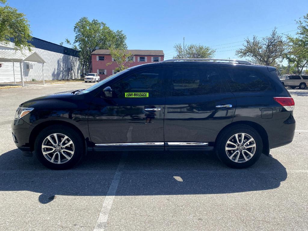 Thumbnail image of 2013 Nissan Pathfinder at Approved Auto Outlet, Inc.
