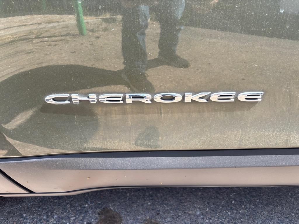 Thumbnail image of 2019 Jeep Cherokee at GREEN LIGHT AUTO SALES LLC