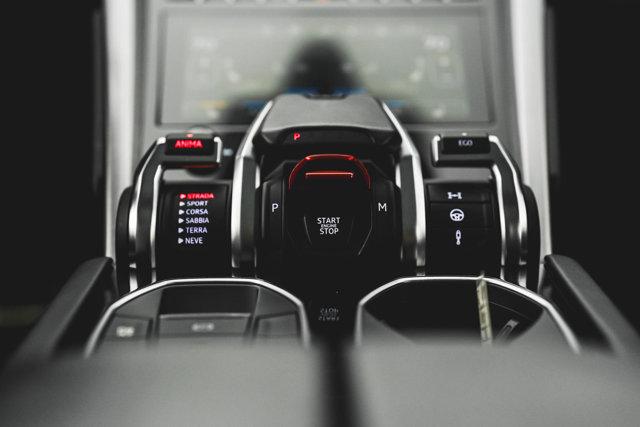 Thumbnail image of 2021 Lamborghini Urus at BellevueBentley of Bellevue, WA