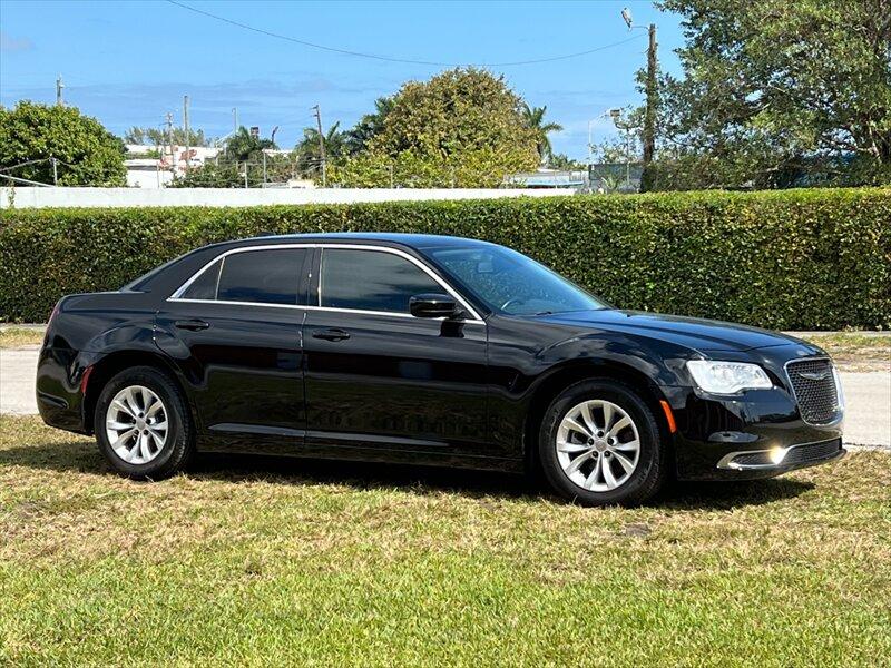 Thumbnail image of 2019 Chrysler 300 at AnyCar Wholesale