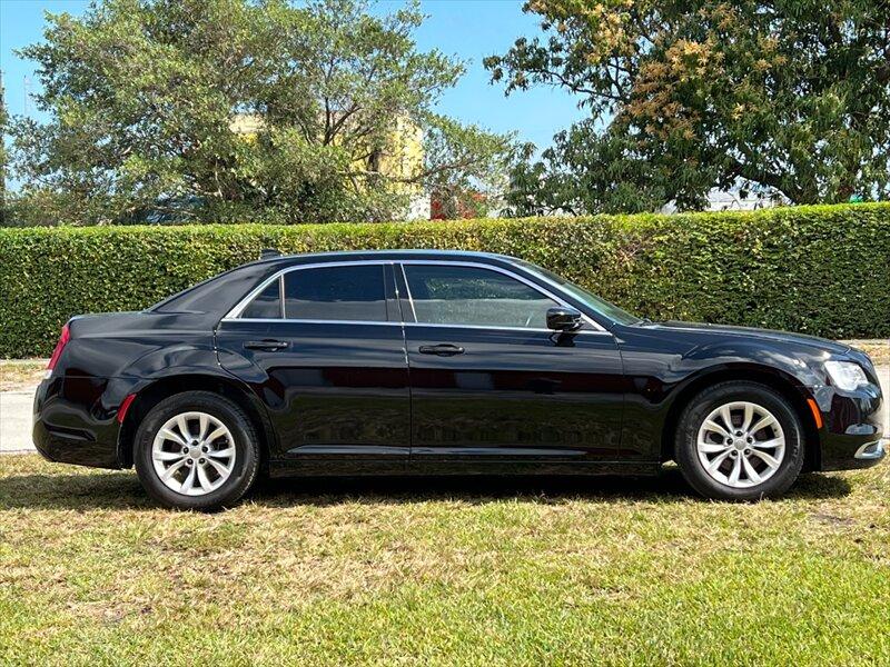 Thumbnail image of 2019 Chrysler 300 at AnyCar Wholesale