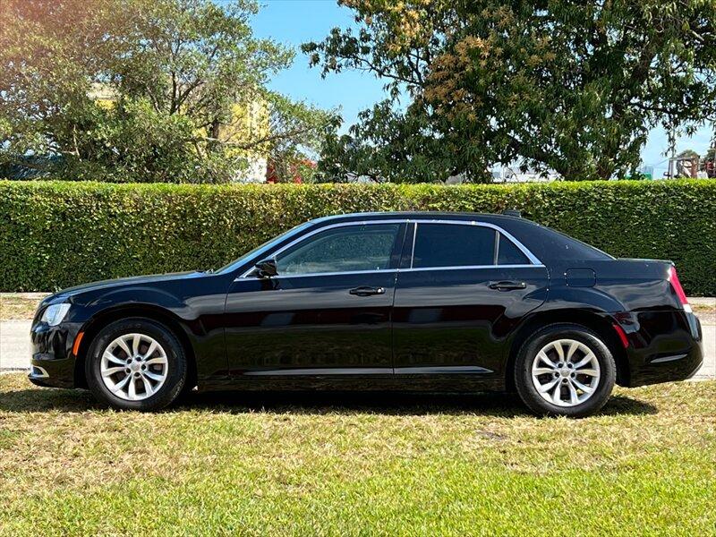 Thumbnail image of 2019 Chrysler 300 at AnyCar Wholesale