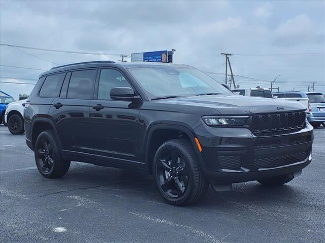 Thumbnail image of 2024 Jeep Grand Cherokee L at Coppus Motors