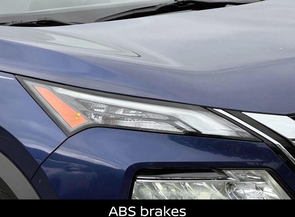 Thumbnail image of 2021 Nissan Rogue at Smithtown Nissan