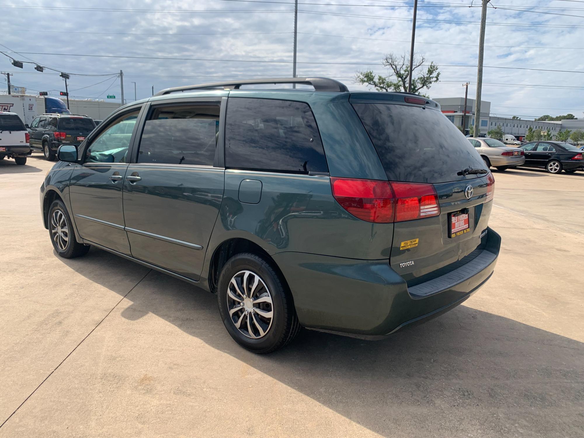 Thumbnail image of 2005 Toyota Sienna at Fred Fincher Motors