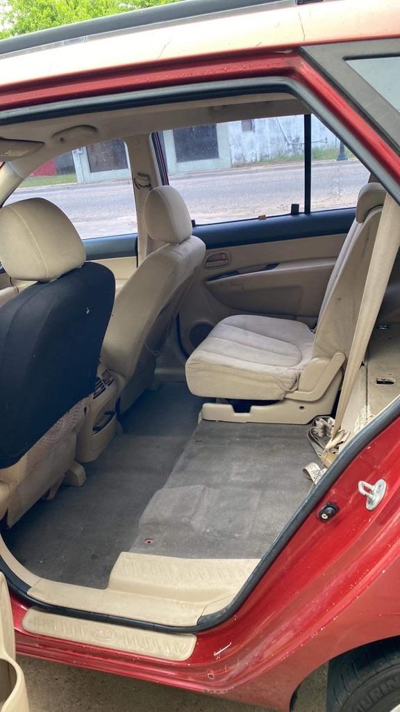 Thumbnail image of 2008 Kia Rondo at Chads of Hartford, AL