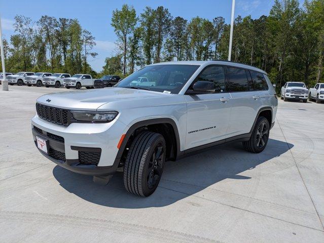 Thumbnail image of 2025 Jeep Grand Cherokee L at Kim's Chrysler Dodge Jeep Toyota (Used)