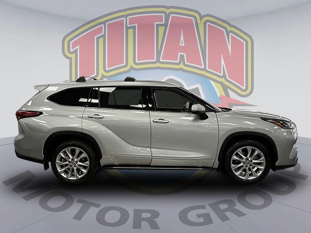 Thumbnail image of 2022 Toyota Highlander Hybrid at Toyota of Bay Ridge Brooklyn
