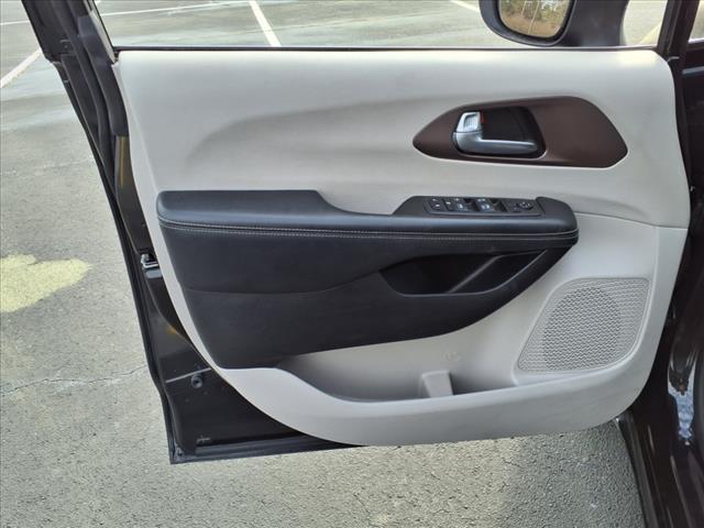 Thumbnail image of 2022 Chrysler Voyager at Dieffenbach Gm Superstore