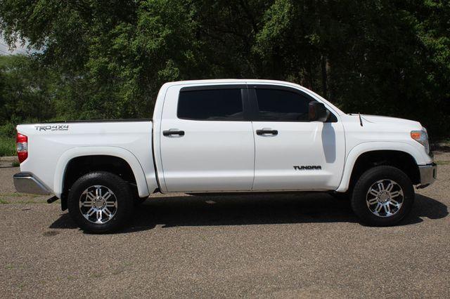 Thumbnail image of 2016 Toyota Tundra at Lexdan Automotive Inc.
