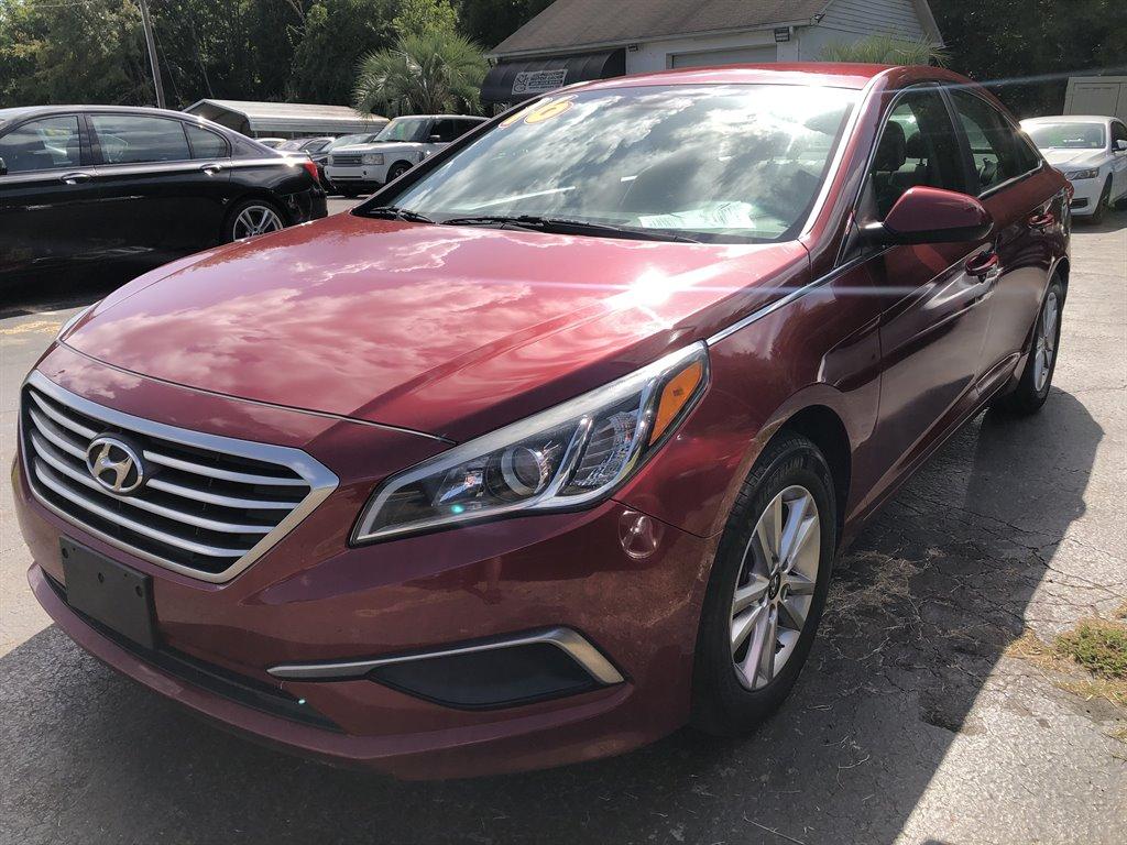 Thumbnail image of 2016 Hyundai SONATA at Momentum Motor Group