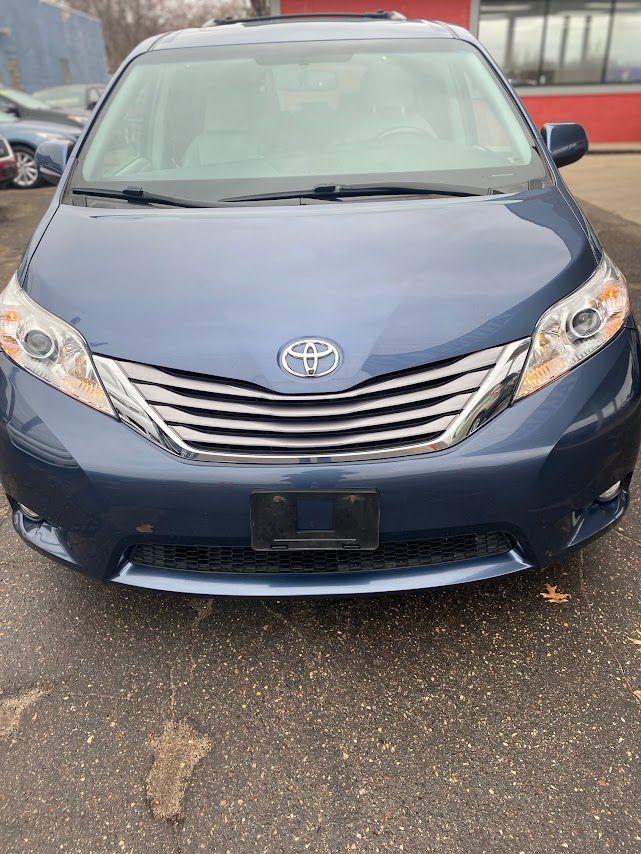 Thumbnail image of 2017 Toyota Sienna at ALLIANCE AUTO LLC