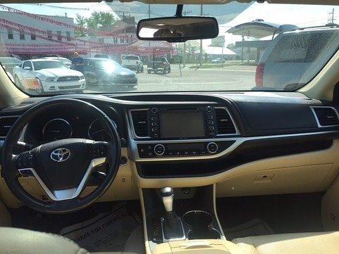 Thumbnail image of 2014 Toyota Highlander at Top Line Auto Sales