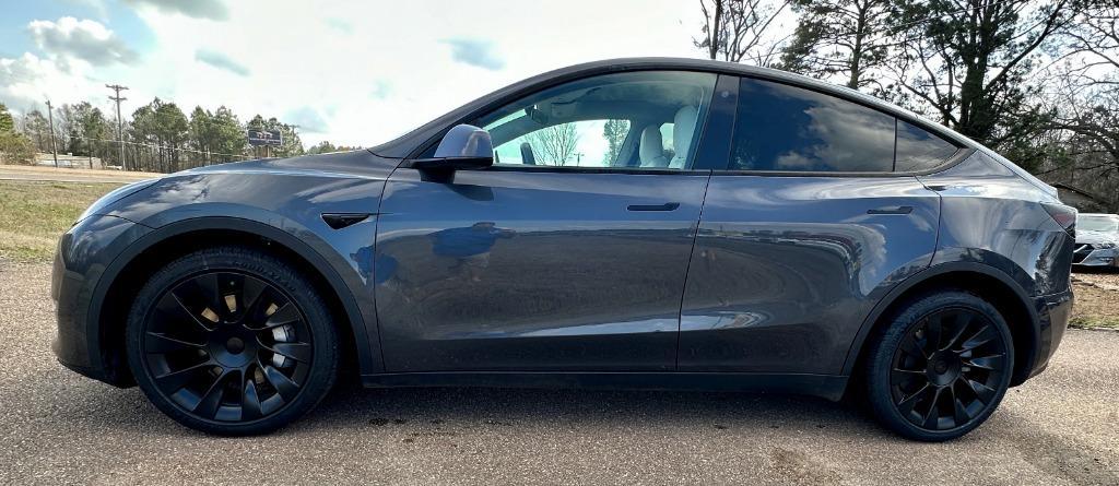 Thumbnail image of 2020 Tesla Model Y at Killough Auto Sales LLC