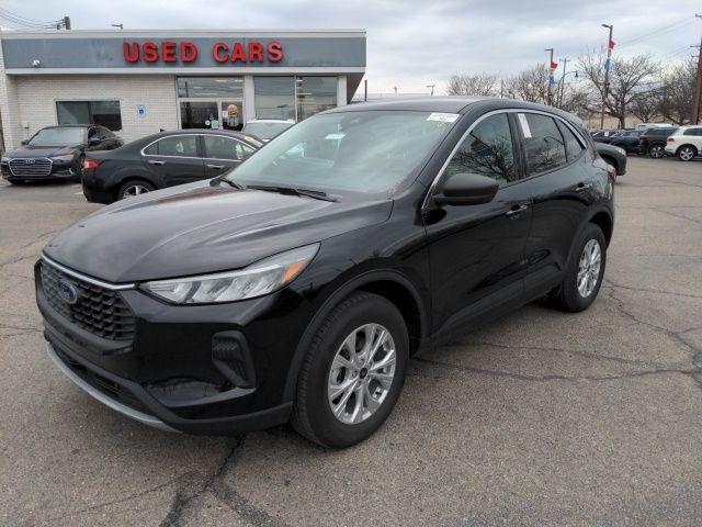 Thumbnail image of 2024 Ford Escape at LaFontaine Volkswagen Mazda of Livonia