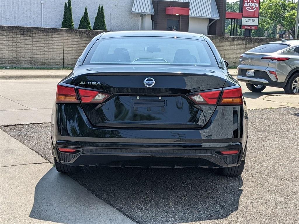 Thumbnail image of 2022 Nissan Altima at LaFontaine Honda