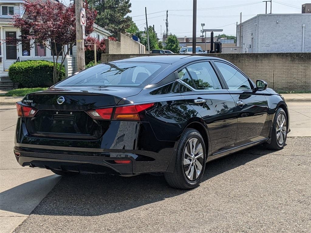 Thumbnail image of 2022 Nissan Altima at LaFontaine Honda