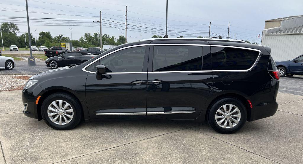 Thumbnail image of 2018 Chrysler Pacifica at U.S. AUTO GROUP, INC.