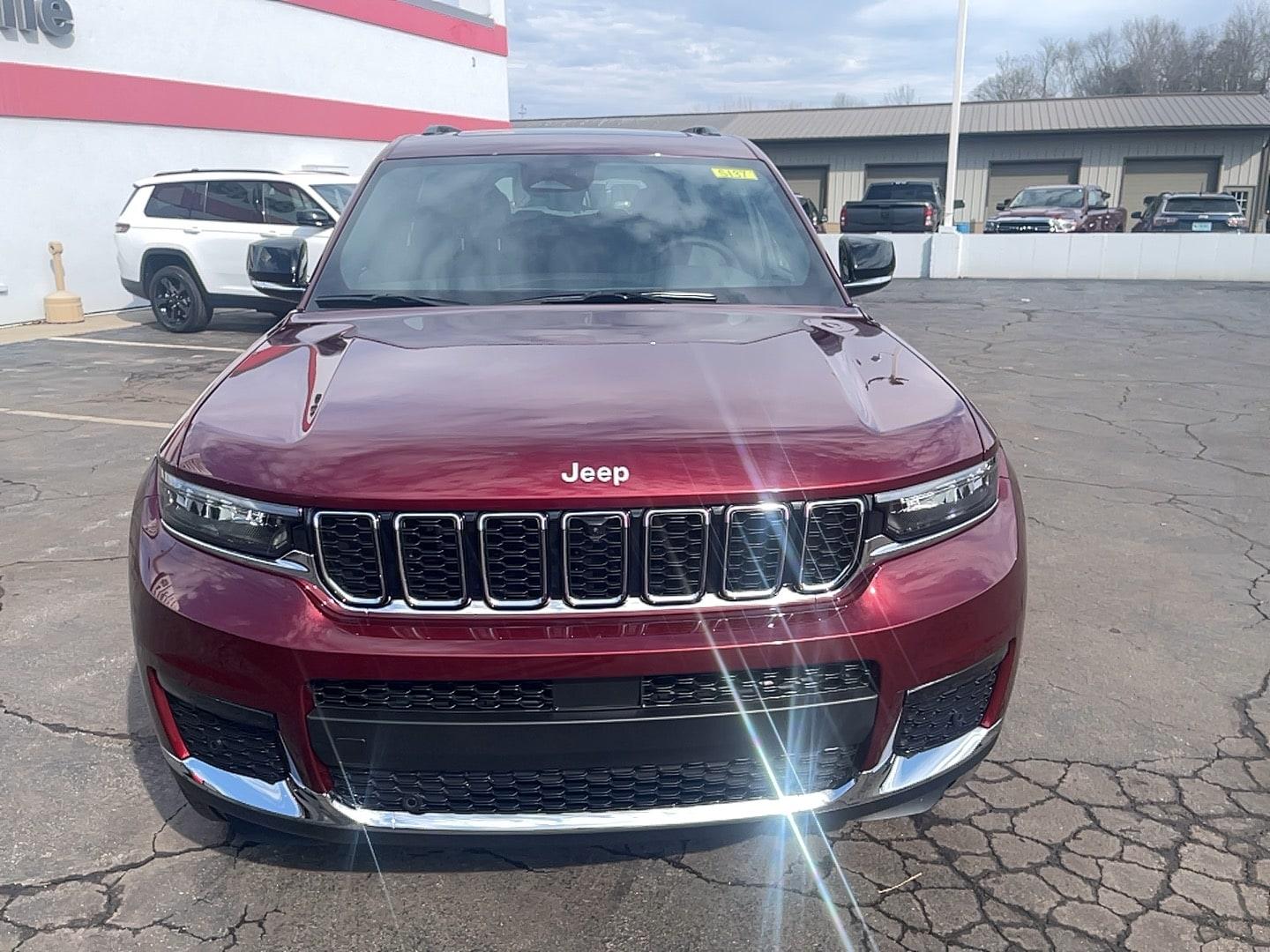Thumbnail image of 2025 Jeep Grand Cherokee L at Batesville Chrysler Dodge Jeep Inc