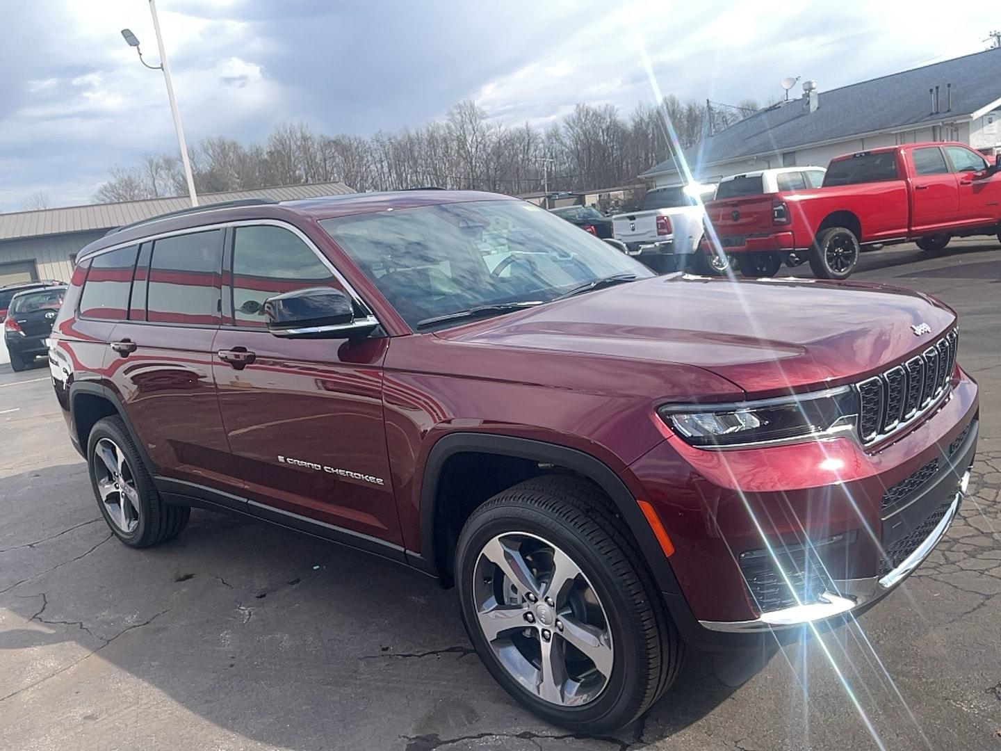Thumbnail image of 2025 Jeep Grand Cherokee L at Batesville Chrysler Dodge Jeep Inc