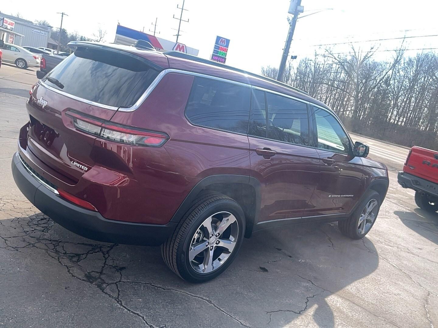 Thumbnail image of 2025 Jeep Grand Cherokee L at Batesville Chrysler Dodge Jeep Inc