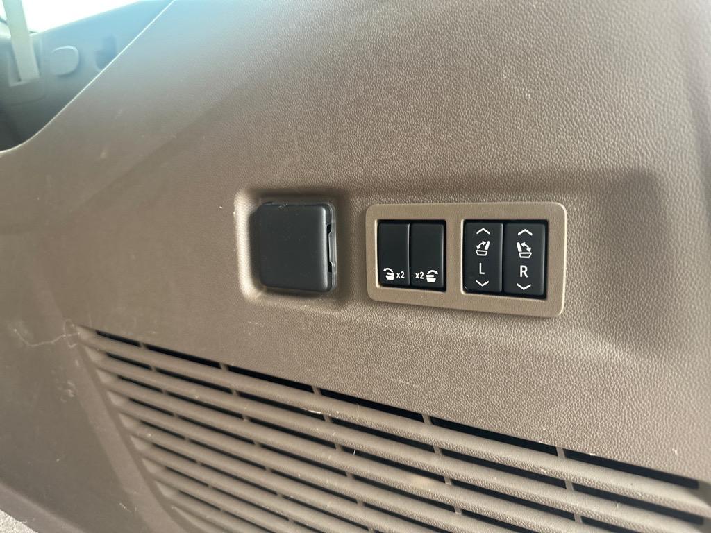 Thumbnail image of 2021 GMC Yukon XL at Phil Moore Buick Gmc