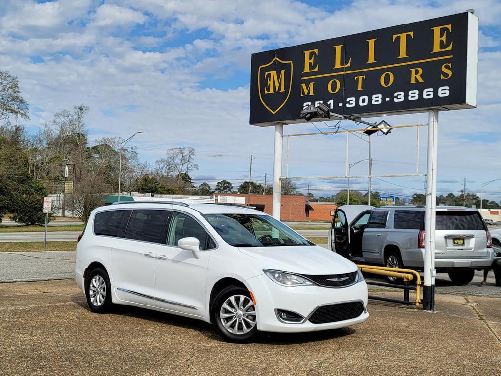 Thumbnail image of 2019 Chrysler Pacifica at Elite Motors LLC