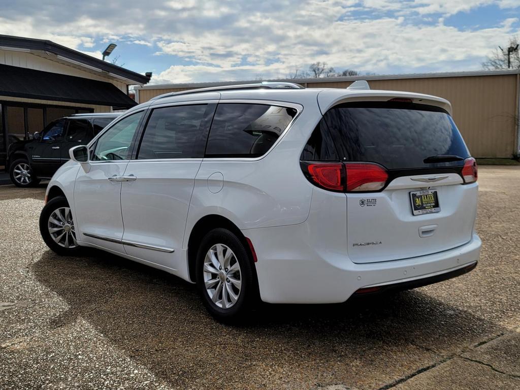Thumbnail image of 2019 Chrysler Pacifica at Elite Motors LLC