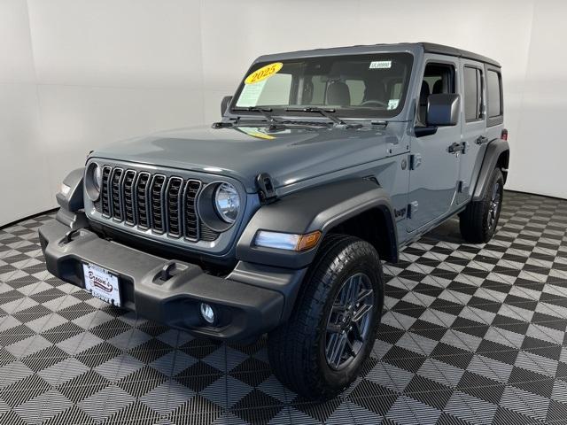 Thumbnail image of 2025 Jeep Wrangler at Browns Fiat Alfa Romeo