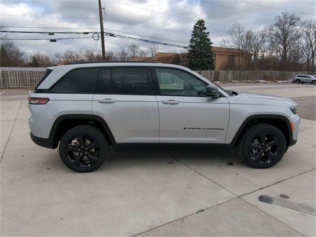 Thumbnail image of 2025 Jeep Grand Cherokee at Chrysler Dodge Jeep Ram of Southfield