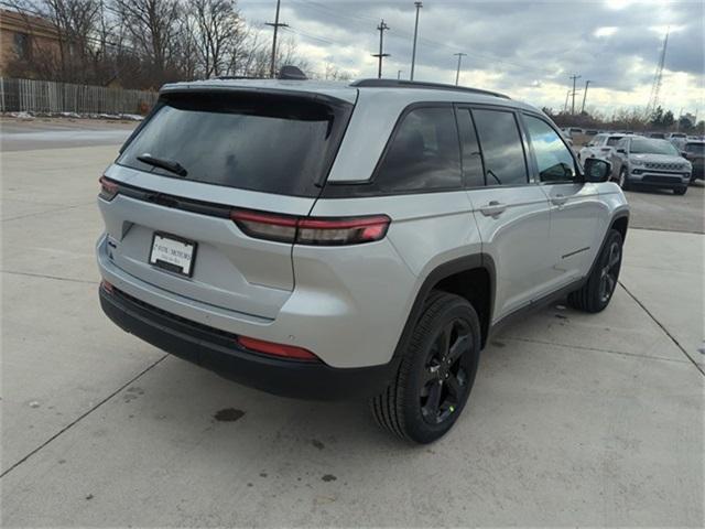 Thumbnail image of 2025 Jeep Grand Cherokee at Chrysler Dodge Jeep Ram of Southfield