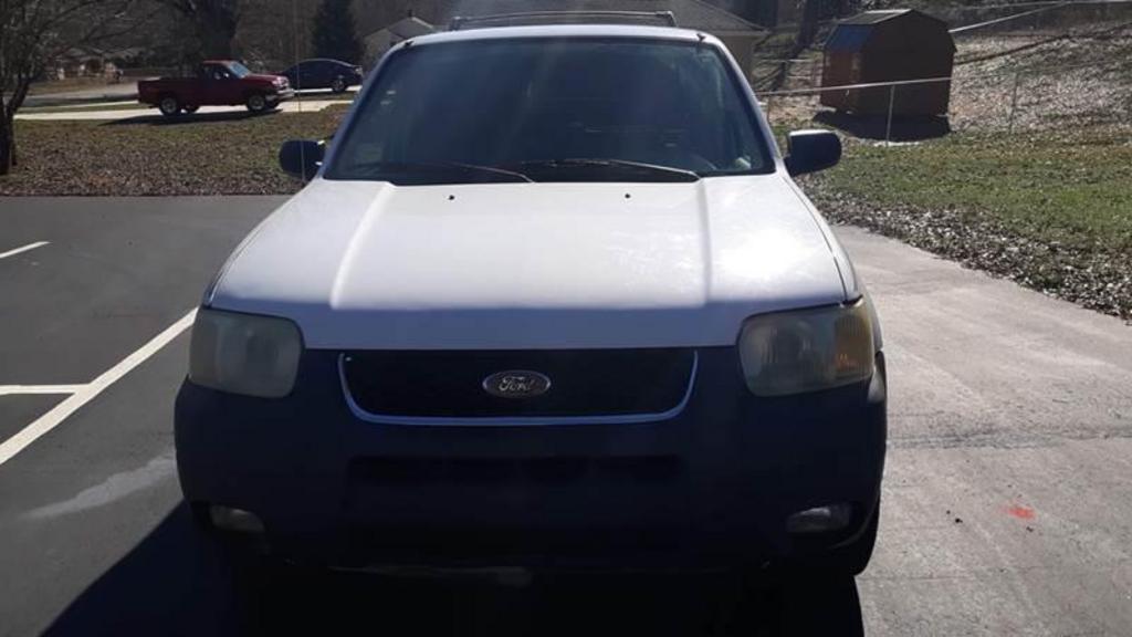Thumbnail image of 2003 Ford Escape at Happy Days Auto Sales