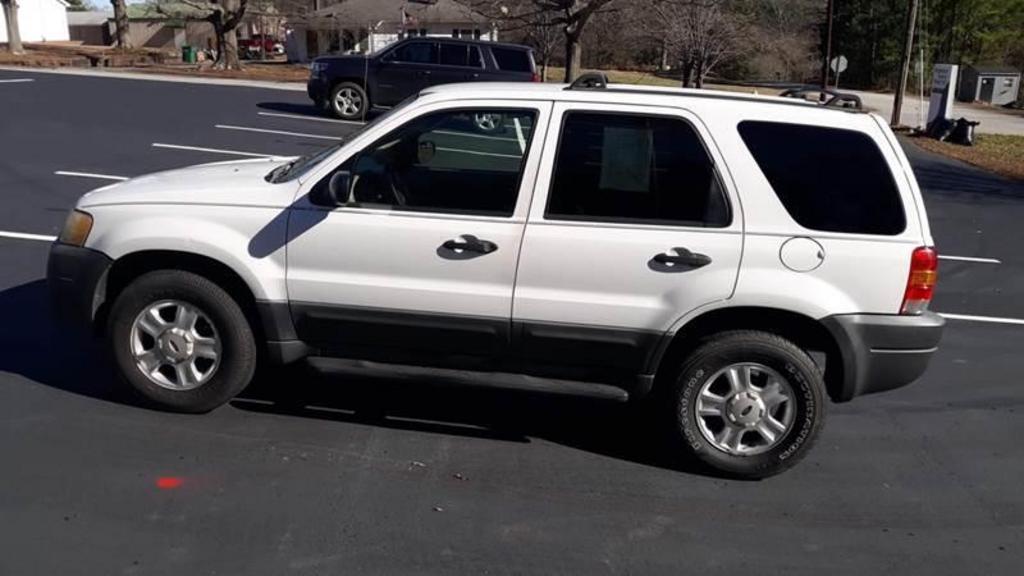Thumbnail image of 2003 Ford Escape at Happy Days Auto Sales