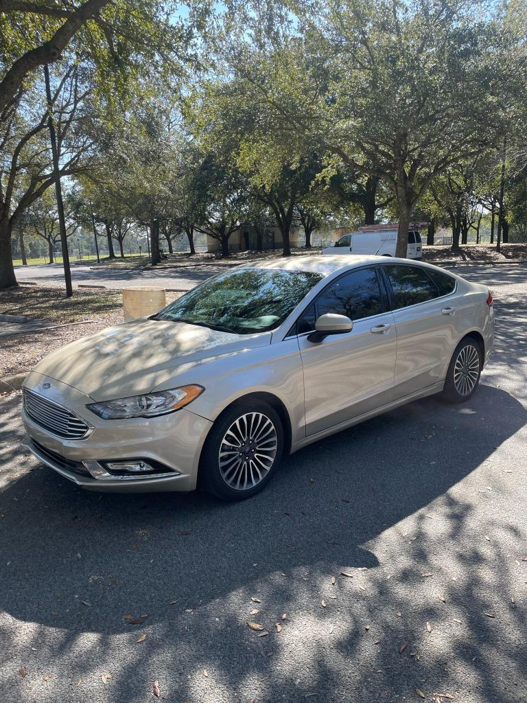 Thumbnail image of 2017 Ford Fusion at Auto Zoom