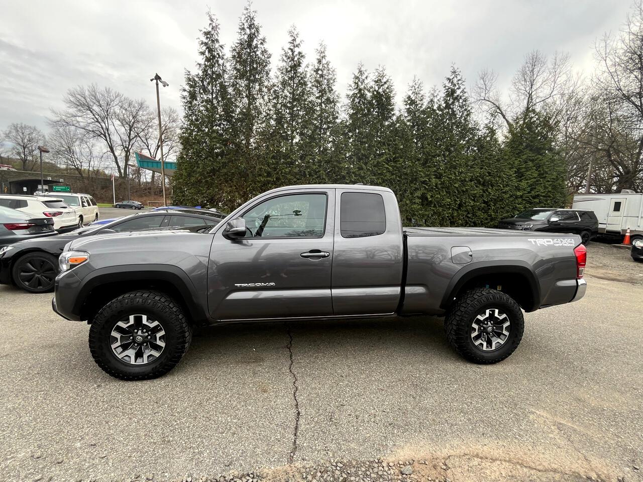 Thumbnail image of 2016 Toyota Tacoma at Rockland Motors