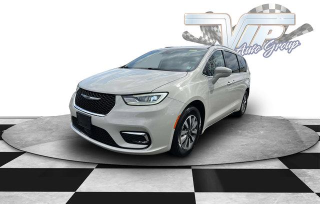 Thumbnail image of 2021 Chrysler Pacifica at Garden City Jeep Chrysler