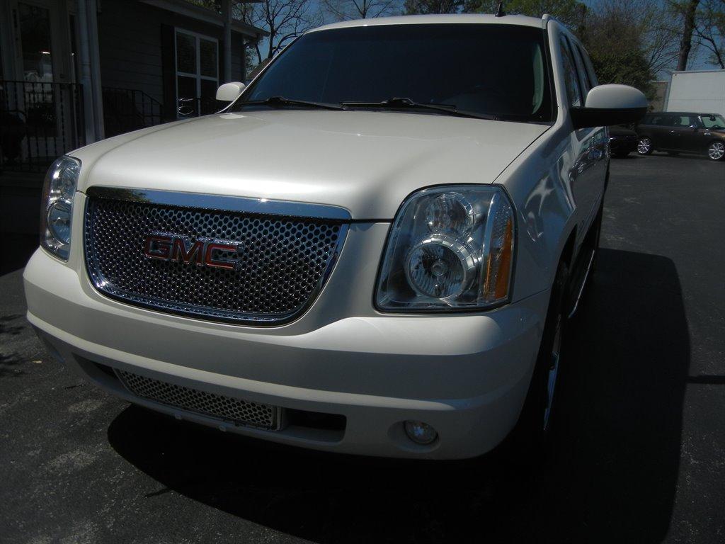 Thumbnail image of 2014 GMC Yukon at I’deal Motors, Inc.