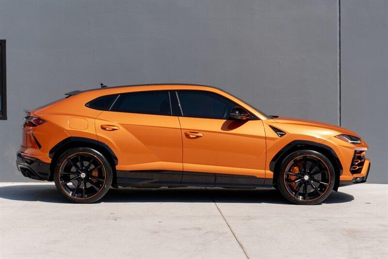 Thumbnail image of 2020 Lamborghini Urus at Exotic Car Factory