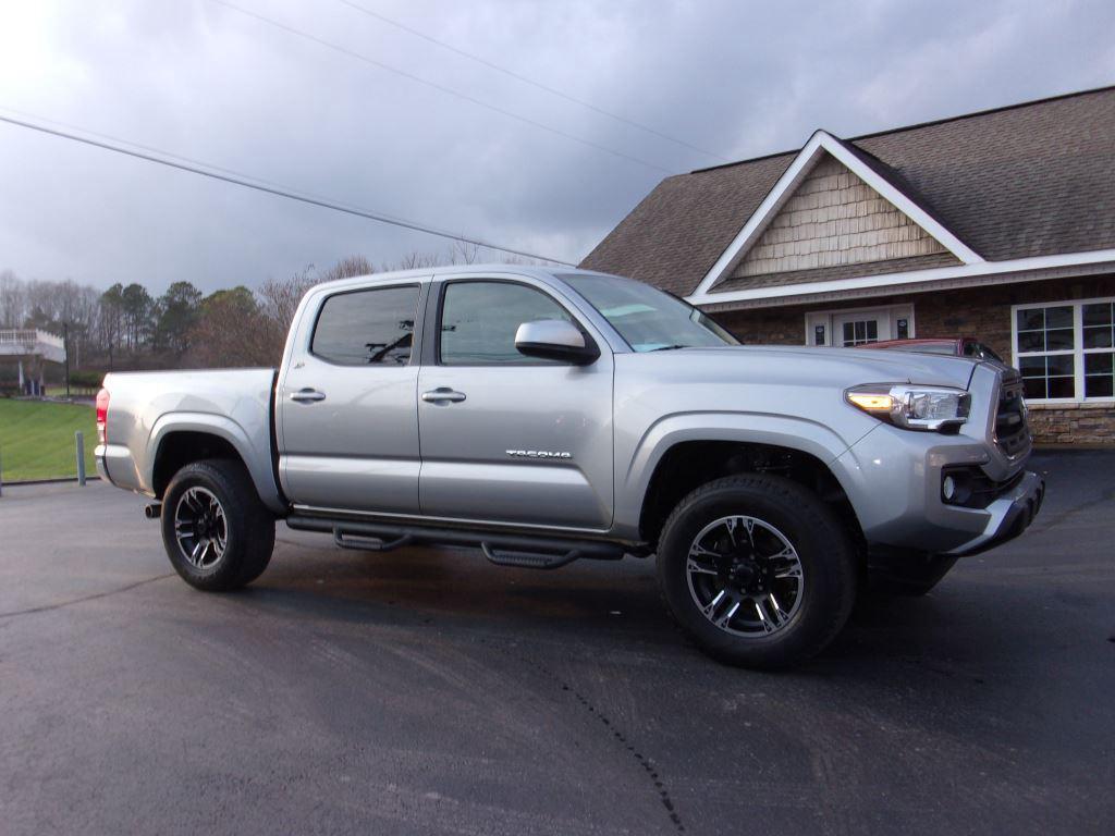 Thumbnail image of 2016 Toyota Tacoma at Carpet Capitol Auto Sales INC