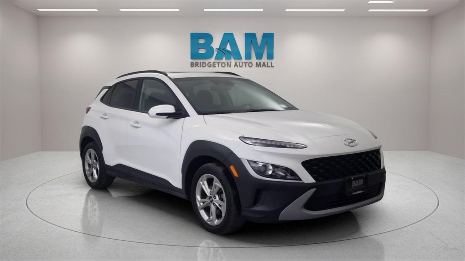 Image of 2022 Hyundai KONA SEL