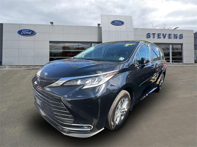 Thumbnail image of 2023 Toyota Sienna at Stevens Jersey City Ford