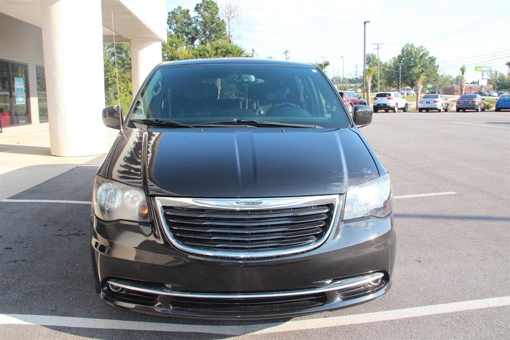 Thumbnail image of 2014 Chrysler Town and Country at Langley Automotive LLC