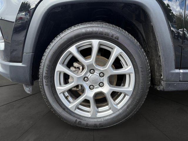 Thumbnail image of 2022 Jeep Compass at Low Book Sales