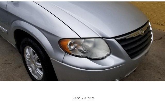 Thumbnail image of 2005 Chrysler Town and Country at 10K Autos