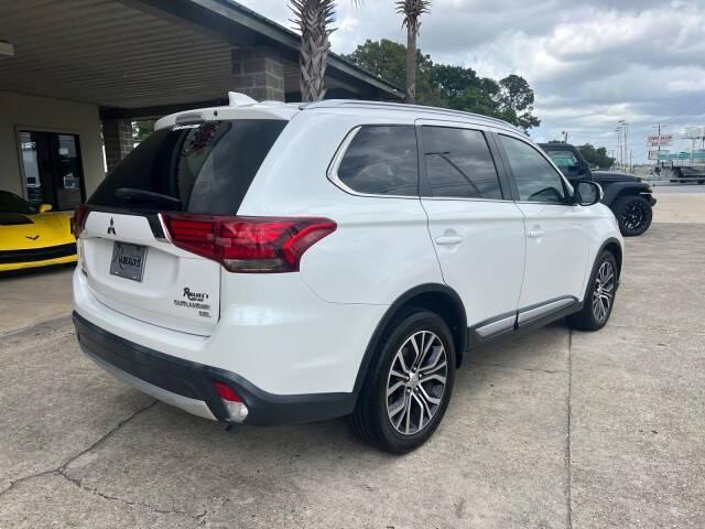 Thumbnail image of 2018 Mitsubishi Outlander at Rabeaux's Auto Sales