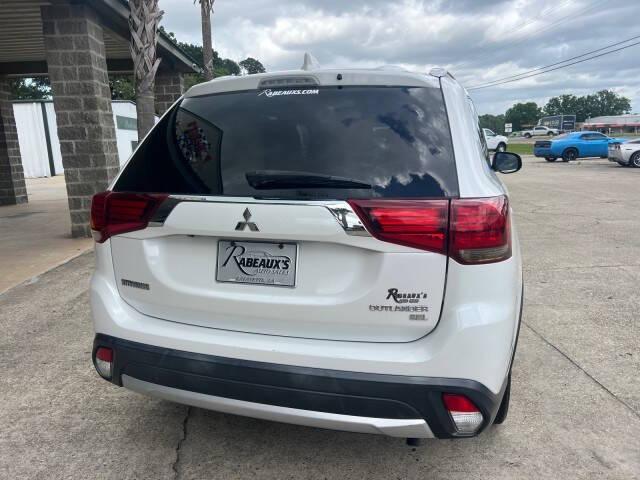 Thumbnail image of 2018 Mitsubishi Outlander at Rabeaux's Auto Sales